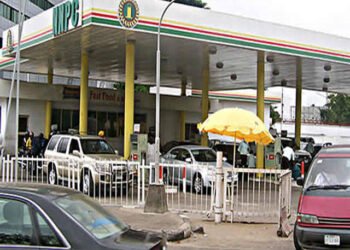 NNPC Slashes Petrol Price to N890 as Filling Stations Across Nigeria Adjust Pumps