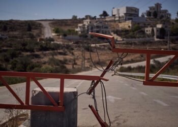Israel chokes West Bank life with nearly 1,000 new barriers during Gaza war