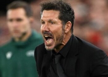 ‘Work like Mad Dogs!’ – Simeone Suggested As New Man Utd Boss