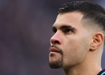 ‘Embarrassed’ Guimaraes Destroys Newcastle Team-Mates After Sunderland Loss