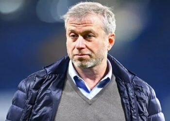 Release £2.5bn for Ukraine or face court action, Starmer To Abramovich