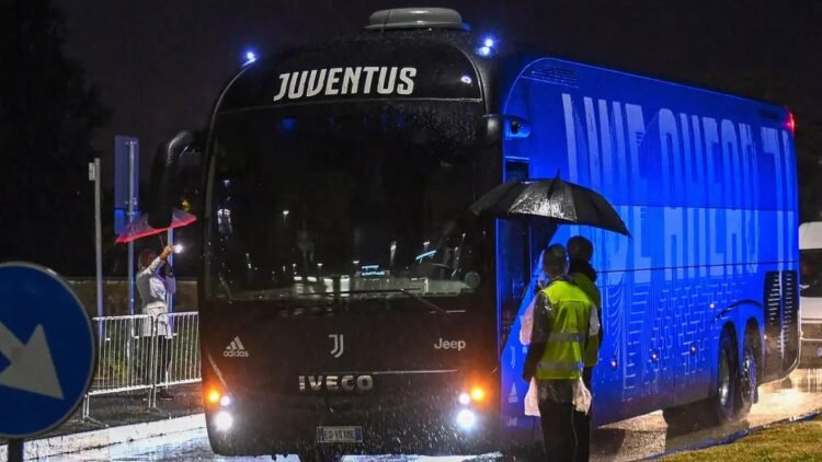Juventus Team Bus Pelted With rocks Before Napoli Clash