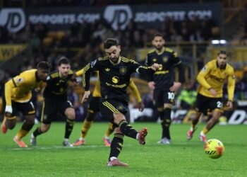 EPL: Fernandes Fires Man United Past Wolves in 4–1 Win