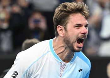 Wawrinka Beats Gea, Makes Grand Slam History at 40
