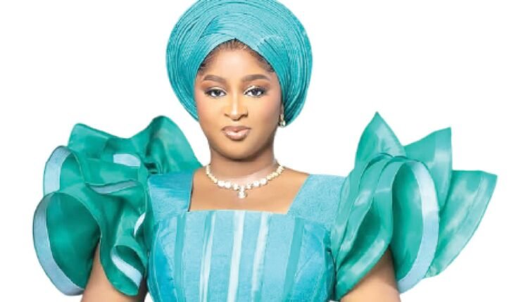 Nigerian Actress, Etinosa Sends Out Words Of Advise To People Living Far Away From Their Parents