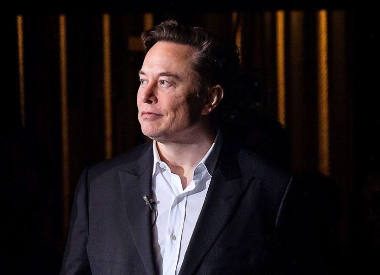 Elon Musk Says Medical School May Soon Be Pointless as Robots Could Replace Surgeons