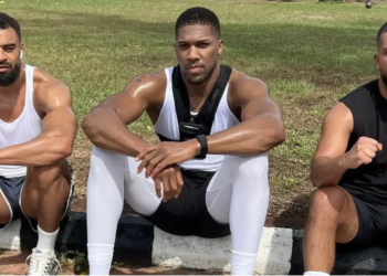 Anthony Joshua Pays Tribute To Friends Killed In Car Crash, Thanks Otedola, Dangote For Support