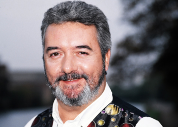 Snooker Legend And Beloved Commentator John Virgo Dies At 79