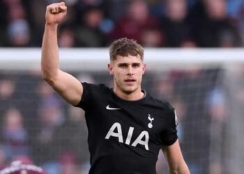 Van de Ven urged To Make Step Up To ‘Bigger Teams’ This Summer