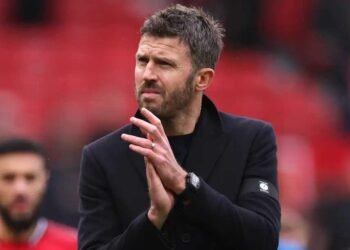 Michael Owen Advocates For Carrick: “Avoid The Big Names, United