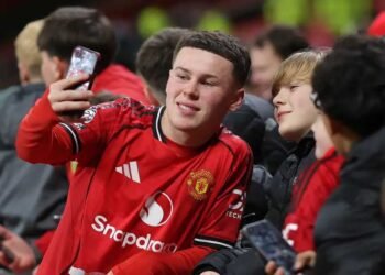 Wayne Rooney Watches Son Kai Comes On As Sub For Man Utd U18s