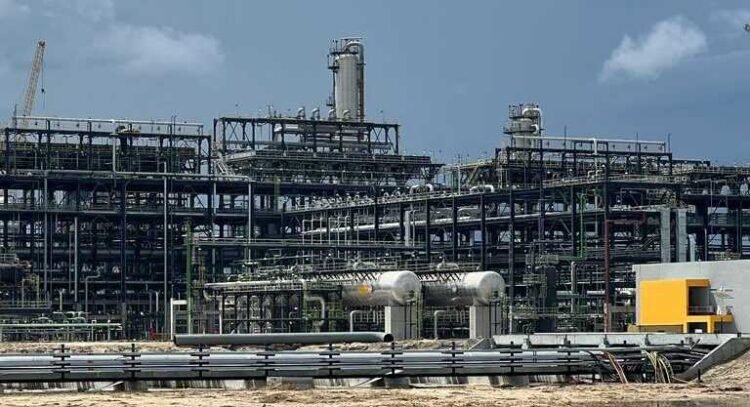 Dangote Refinery Cuts Petrol Price Amid Global Oil Decline