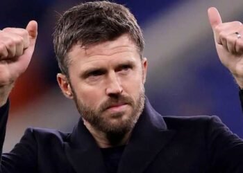 United Midfielder Carrick, 44, to be recommended as the favourite for the job