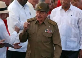Former-President-Raul -Castro-(middle)