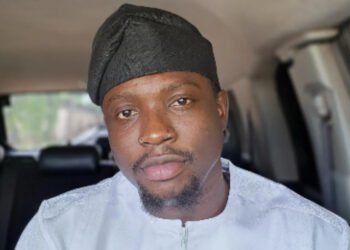 ‘You Are Daft’ — VeryDarkMan Fires At Tinubu’s Aide