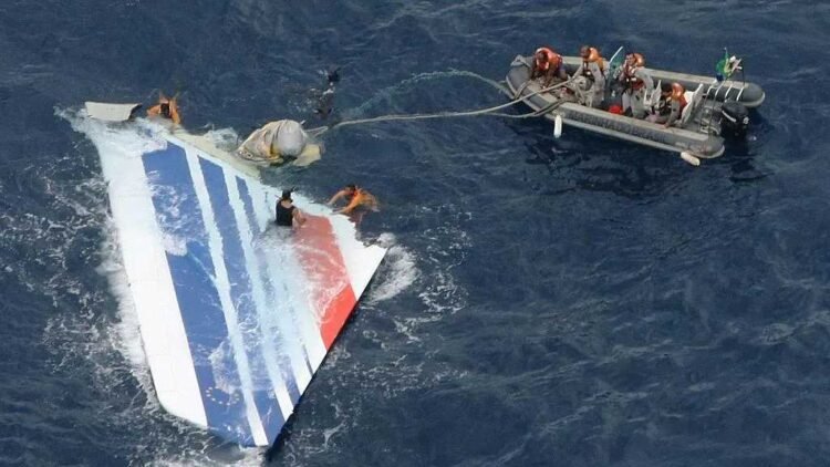 Scene-of-plane-crash -in-2009